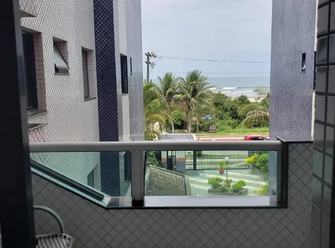 Praia De Boraceia Pe Na Areia Bertioga